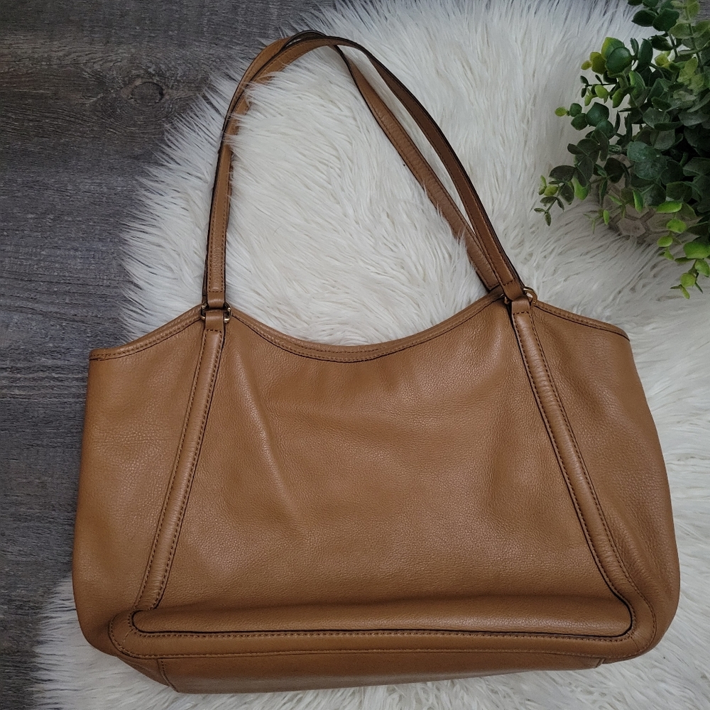 Tory Burch Amanda Easy Tote Bag in tan - Picture 3 of 16